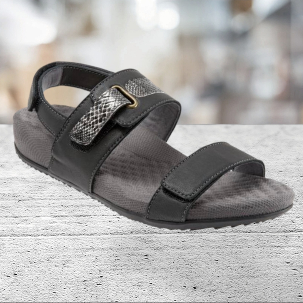 NWOT Softstep slides/mules/sandals 7.5W